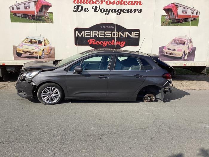 Citroen C4 Berline 1.2 12V e-THP PureTech 110 Skrotfordon (2016, GRIJS)