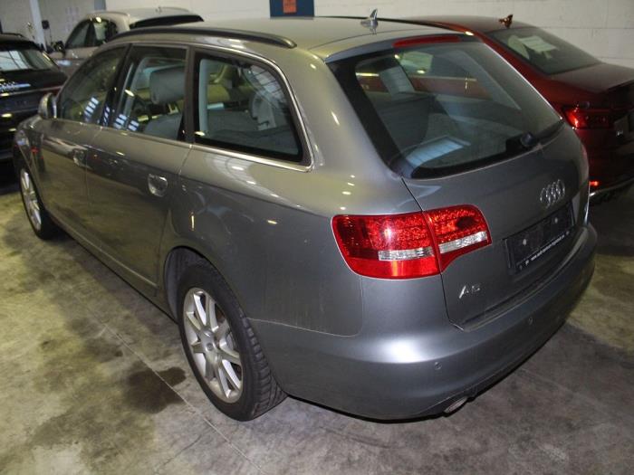 Audi A6 Avant 2.0 TDI 16V Samochód złomowany (2010, Metalik, Srebrny)