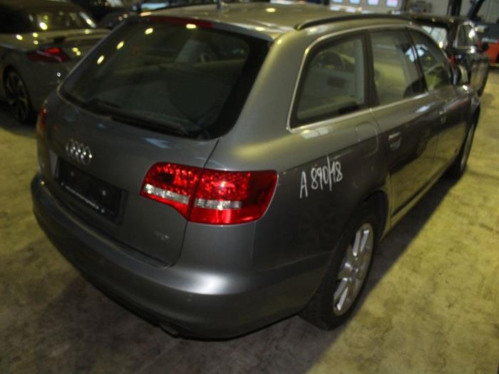 Audi A6 Avant 2.0 TDI 16V Samochód złomowany (2010, Metalik, Srebrny)