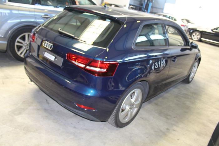 Audi A3 1.0 TFSI 12V Vehículo de desguace (2018, Oscuro, Azul)