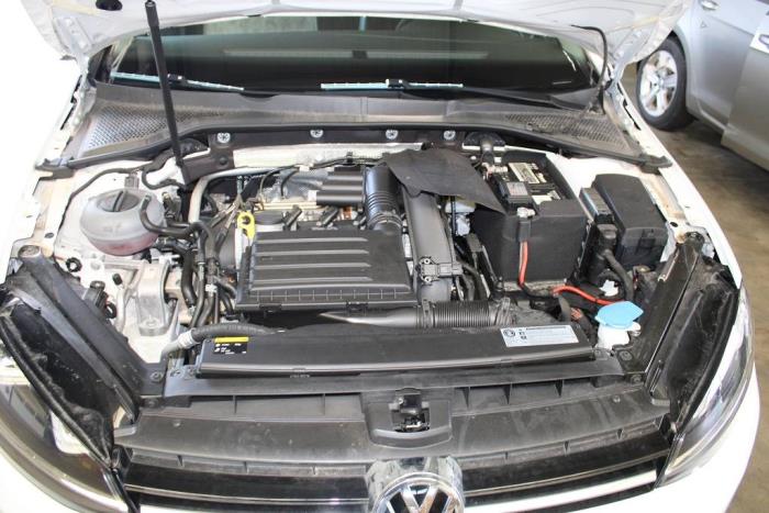 Volkswagen Golf VII 1.4 TSI 16V Vehículo de desguace (2016, Blanco)