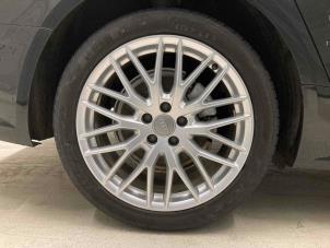 Audi A6 2.0 TDI 16V Épave (2017, Métallisé, Noir)