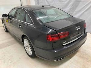 Audi A6 2.0 TDI 16V Épave (2017, Métallisé, Noir)
