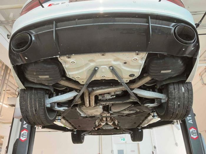 Audi RS7 Sportback 4.0 V8 TFSI Performance 32V Salvage vehicle (2017, Metallic, White)