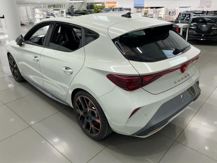 Cupra Leon 1.5 VZ e-Hybrid 16V Vehículo de desguace (2025, Metálico, Gris)