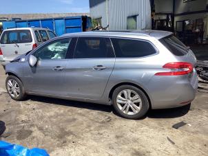 Peugeot 308 SW 1.6 BlueHDi 120 Vehículo de desguace (2014, Gris)