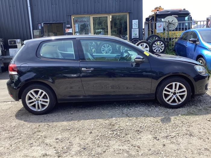 Volkswagen Golf VI 2.0 TDI 16V Vehículo de desguace (2009, Negro)