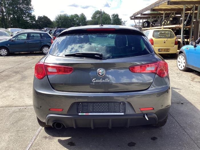 Alfa Romeo Giulietta 1.4 TB 16V MultiAir Vehículo de desguace (2015, Gris)