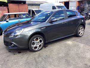 Alfa Romeo Giulietta 1.4 TB 16V MultiAir Vehículo de desguace (2015, Gris)