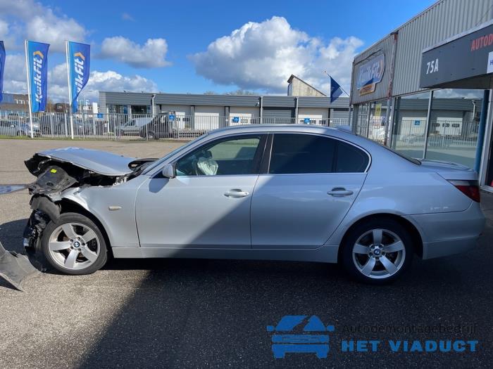 BMW 5 serie 530d 24V Schrottauto (2004, Titan, Metallic, Silber) ジェラピケ 福袋2024 B 抜き取りなし