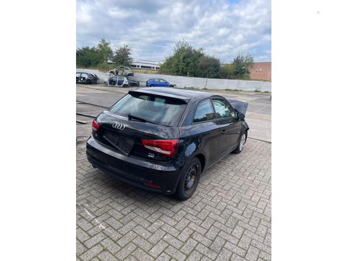 Audi A1 1.4 TDI Ultra 12V Schrottauto (2015, Schwarz)