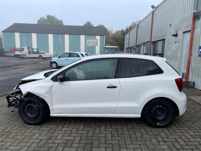 Volkswagen Polo V 1.2 12V BlueMotion Technology Skrotfordon (2010, WIT)