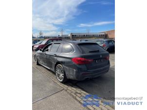 BMW 5 serie Touring 530d xDrive 3.0 TwinPower Turbo 24V Épave (2019, Noir)