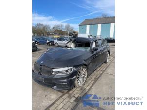 BMW 5 serie Touring 530d xDrive 3.0 TwinPower Turbo 24V Épave (2019, Noir)