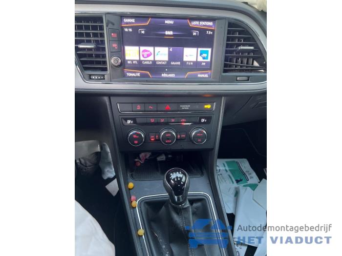 Seat Leon 1.6 TDI 16V Samochód złomowany (2019, Szary)
