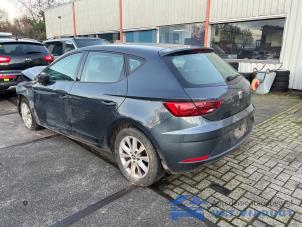 Seat Leon 1.6 TDI 16V Samochód złomowany (2019, Szary)