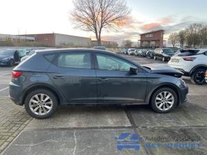 Seat Leon 1.6 TDI 16V Samochód złomowany (2019, Szary)