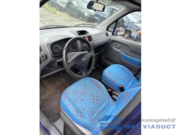 Opel Agila 1.2 16V Skrotfordon (2000, BLAUW)