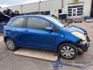 Toyota Yaris II 1.0 12V VVT-i Épave (2006, Bleu)