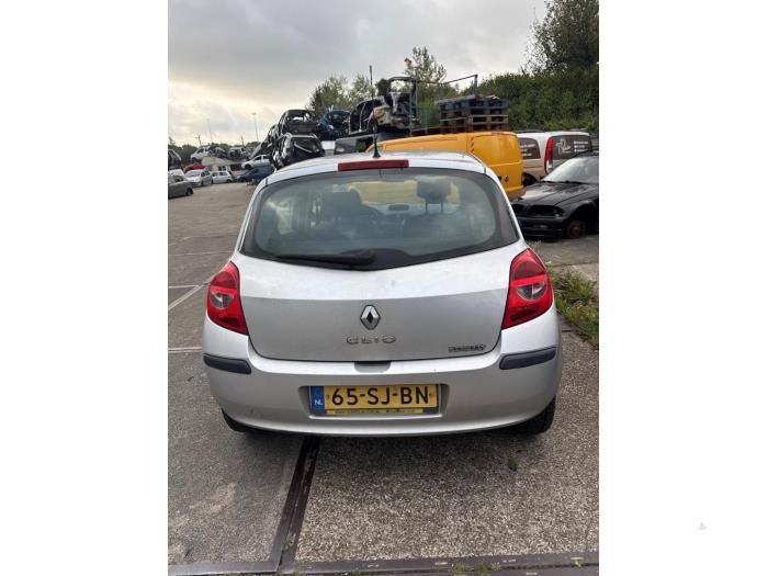 Renault Clio III 1.2 16V 75 Salvage vehicle (2006, Gray)