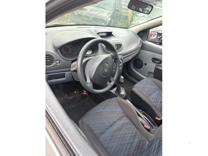 Renault Clio III 1.2 16V 75 Salvage vehicle (2006, Gray)