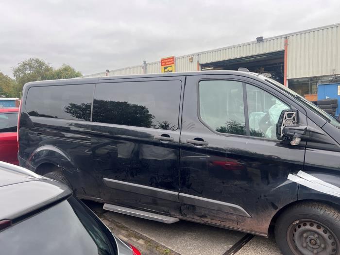 Ford Transit Custom 2.0 TDCi 16V Eco Blue 130 Épave (2019, Noir)