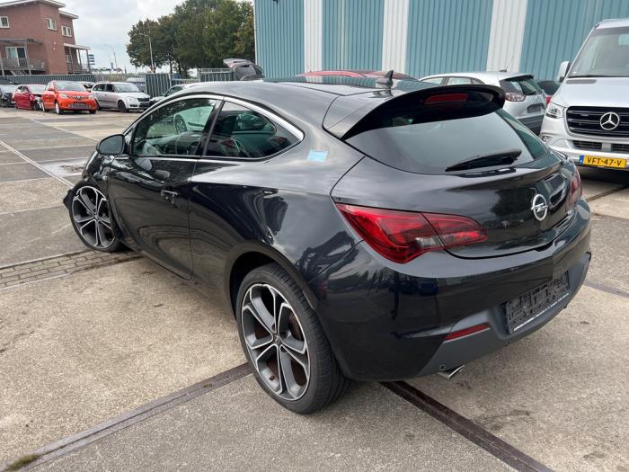 Opel Astra J GTC 2.0 CDTI 16V ecoFLEX Schrottauto (2012, Schwarz)