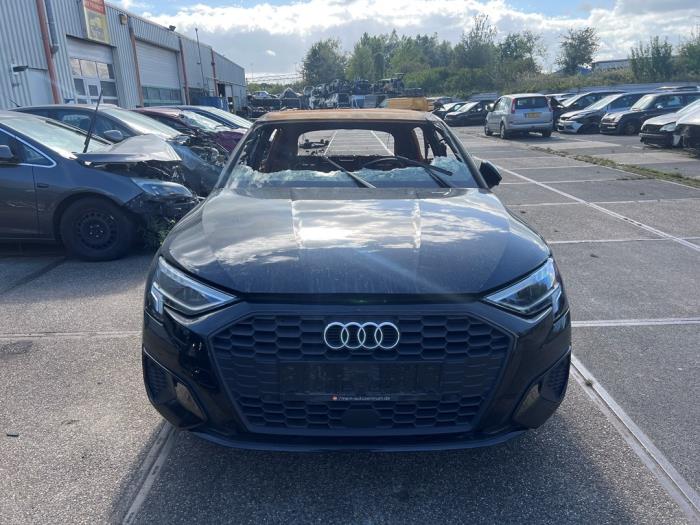 Audi A3 Sportback 1.0 30 TFSI 12V Skrotfordon (2021, ZWART)