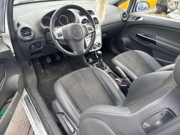 Opel Corsa D 1.3 CDTi 16V ecoFLEX Vehículo de desguace (2012, Blanco)