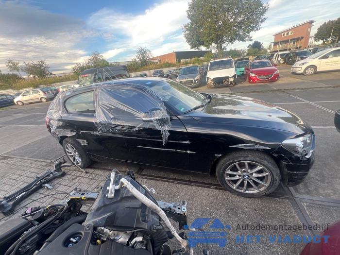 BMW 1 serie 116d 1.6 16V Efficient Dynamics Skrotfordon (2014, ZWART)