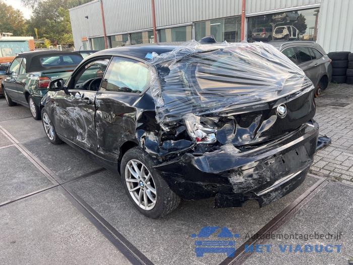 BMW 1 serie 116d 1.6 16V Efficient Dynamics Skrotfordon (2014, ZWART)