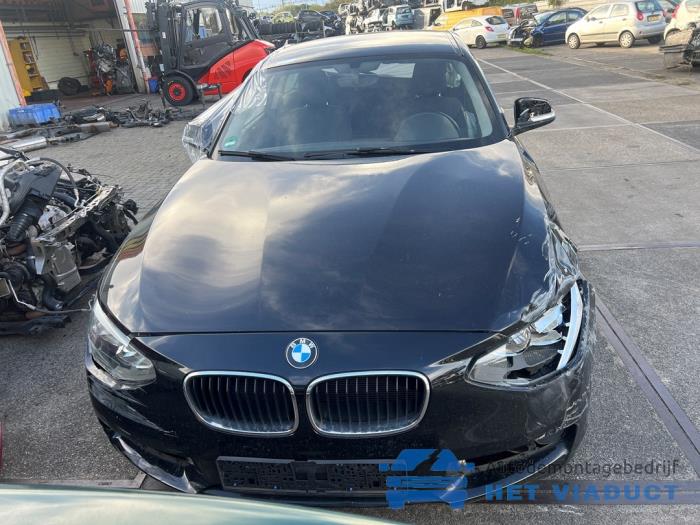 BMW 1 serie 116d 1.6 16V Efficient Dynamics Skrotfordon (2014, ZWART)