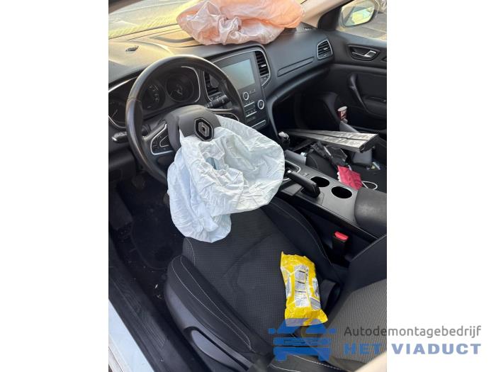 Renault Megane IV 1.2 Energy TCE 100 Samochód złomowany (2018, Bialy)