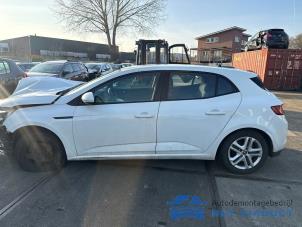 Renault Megane IV 1.2 Energy TCE 100 Samochód złomowany (2018, Bialy)