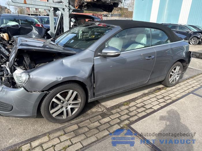 Volkswagen Golf VI Cabrio 1.6 TDI 16V BlueMotion Épave (2014, Gris)
