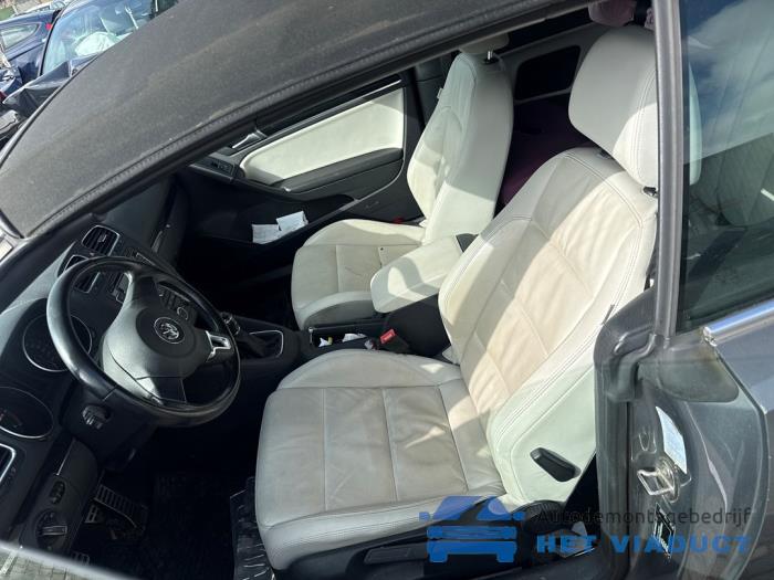 Volkswagen Golf VI Cabrio 1.6 TDI 16V BlueMotion Épave (2014, Gris)