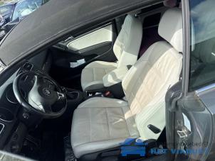 Volkswagen Golf VI Cabrio 1.6 TDI 16V BlueMotion Épave (2014, Gris)