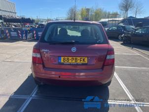 Fiat Stilo 1.4 16V Vehículo de desguace (2004, Rojo)