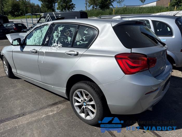 BMW 1 serie 118i 1.5 TwinPower 12V Épave (2018, Gris)