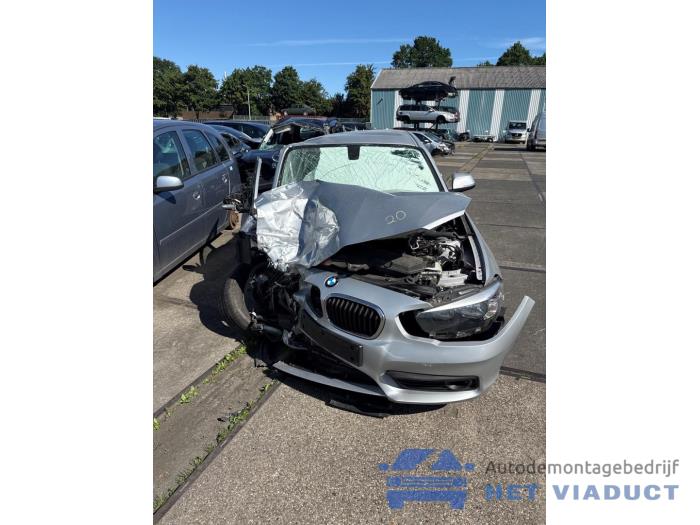 BMW 1 serie 118i 1.5 TwinPower 12V Épave (2018, Gris)