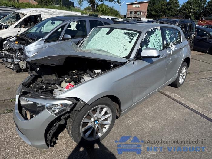 BMW 1 serie 118i 1.5 TwinPower 12V Épave (2018, Gris)