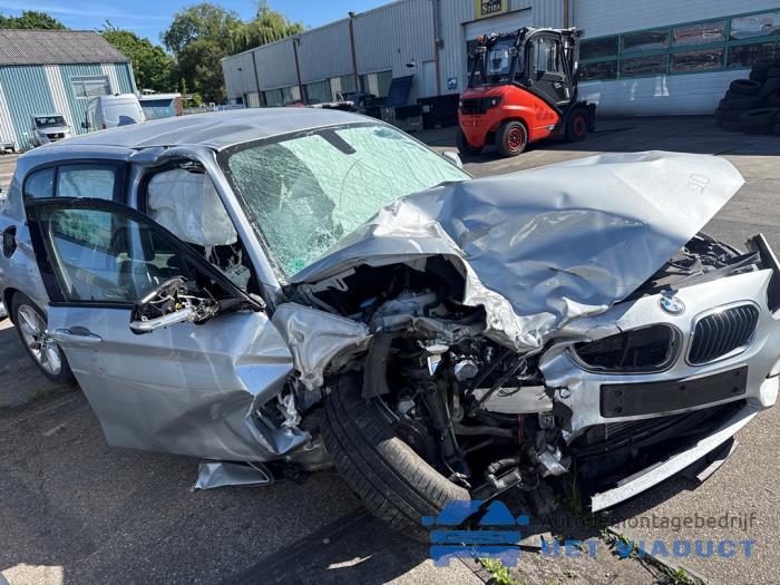 BMW 1 serie 118i 1.5 TwinPower 12V Épave (2018, Gris)