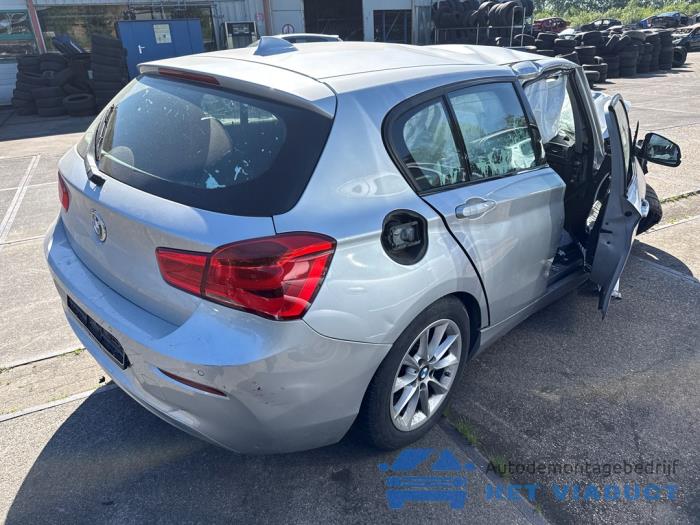 BMW 1 serie 118i 1.5 TwinPower 12V Épave (2018, Gris)