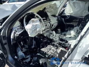 BMW 1 serie 118i 1.5 TwinPower 12V Épave (2018, Gris)