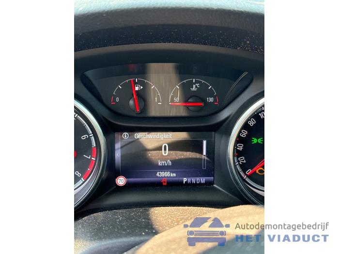 Opel Astra K Sports Tourer 1.4 Turbo 16V Vehículo de desguace (2017, Negro)