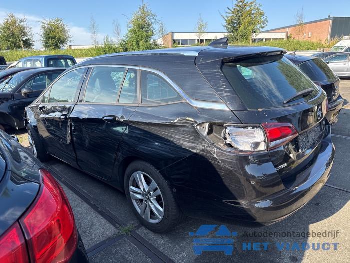 Opel Astra K Sports Tourer 1.4 Turbo 16V Vehículo de desguace (2017, Negro)