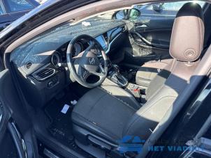 Opel Astra K Sports Tourer 1.4 Turbo 16V Vehículo de desguace (2017, Negro)