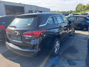 Opel Astra K Sports Tourer 1.4 Turbo 16V Vehículo de desguace (2017, Negro)
