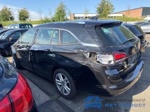 Opel Astra K Sports Tourer 1.4 Turbo 16V Vehículo de desguace (2017, Negro)