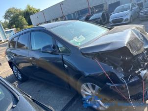Opel Astra J Sports Tourer 1.7 CDTi 16V Vehículo de desguace (2012, Negro)